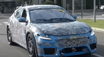 Ferrari &eacute;lectrique Purosangue sonorit&eacute; fake