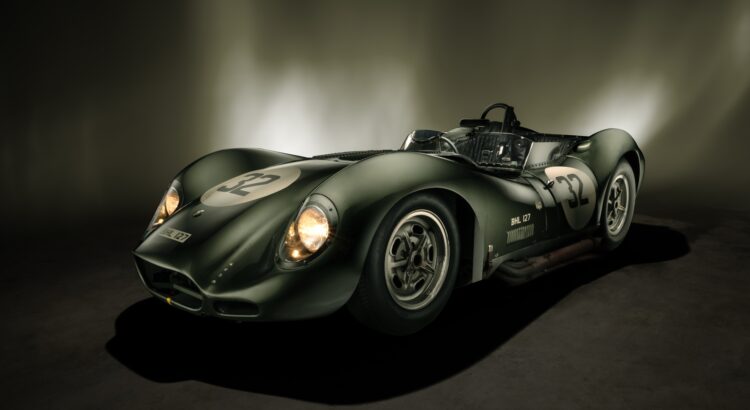 A la loupe - Lister "Knobbly" (1959) : la "bête de course" qui se pilotait d'une main...