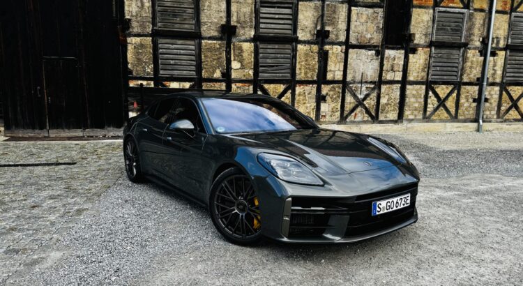 Essai Porsche Panamera Turbo S E-Hybrid : missile familial