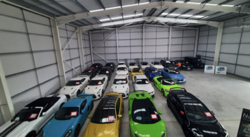 35 supercars vol&eacute;es