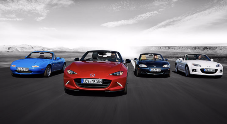 Mazda MX-5 : le roadster célébré en grandes pompes à Rétromobile 2025