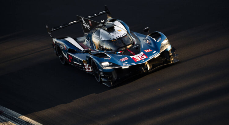 Peugeot et Alpine : qu'espérer des teams tricolores en WEC 2025 ?