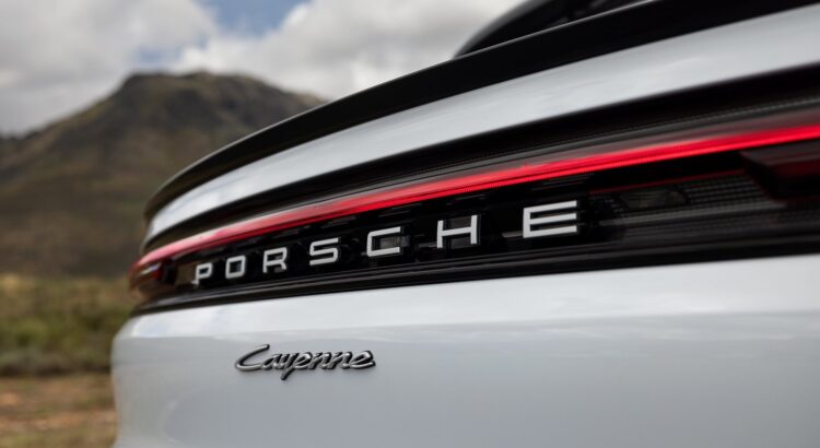 Nouveau Porsche Cayenne Coupé (2026) : voici la silhouette du fastback 100% électrique