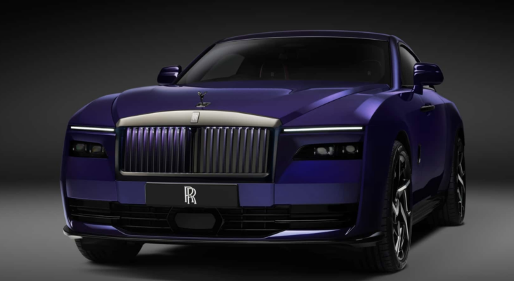 Rolls-Royce Spectre Black Badge : la plus puissante de l'histoire !
