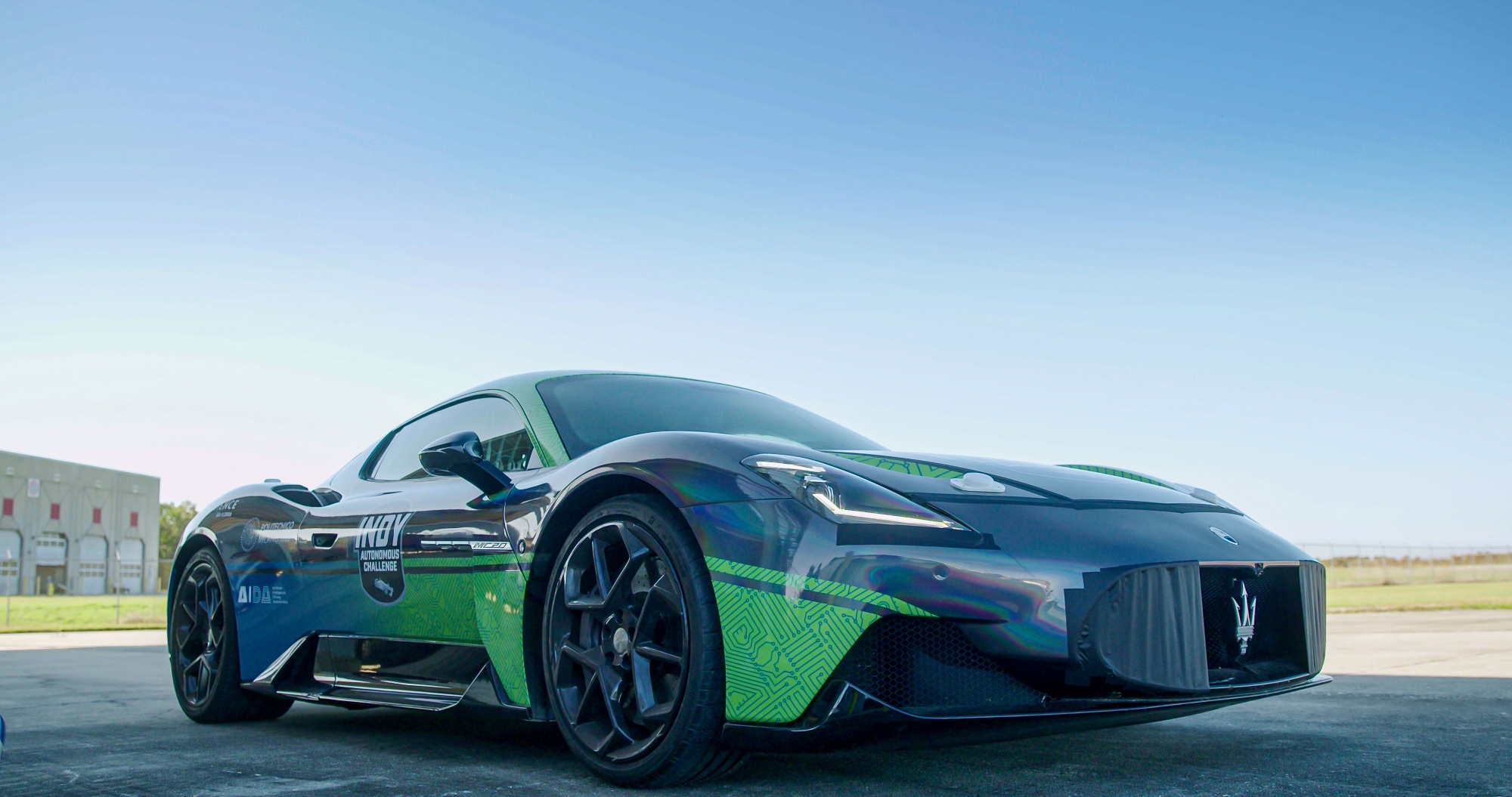 Maserati MC20 nouveau record conduite autonome vidéo 2025
