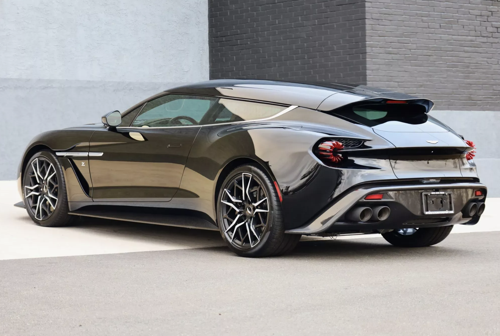 Aston Martin Vanquish Shooting Brake Zagato