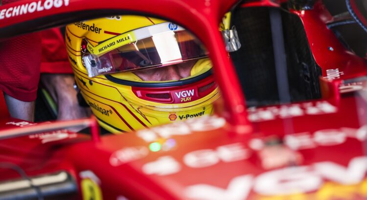 F1 - Pourquoi Hamilton a-t-il reproduit son volant Mercedes chez Ferrari ?