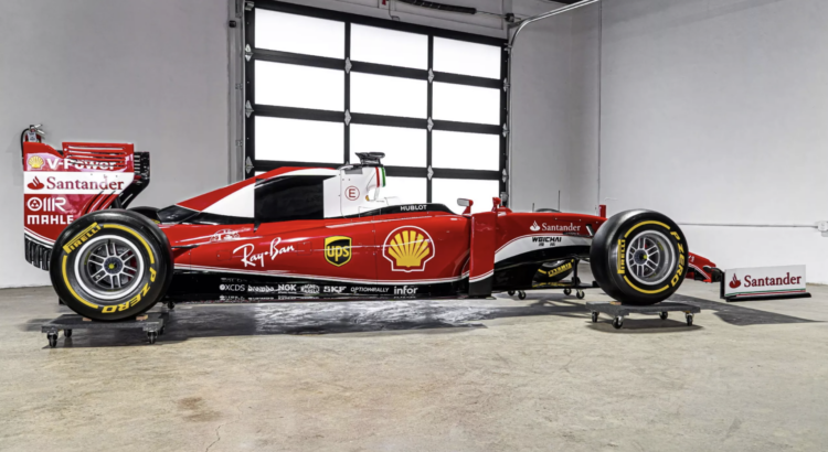 Cette fausse Formule 1 Ferrari coûte plus cher que votre voiture !