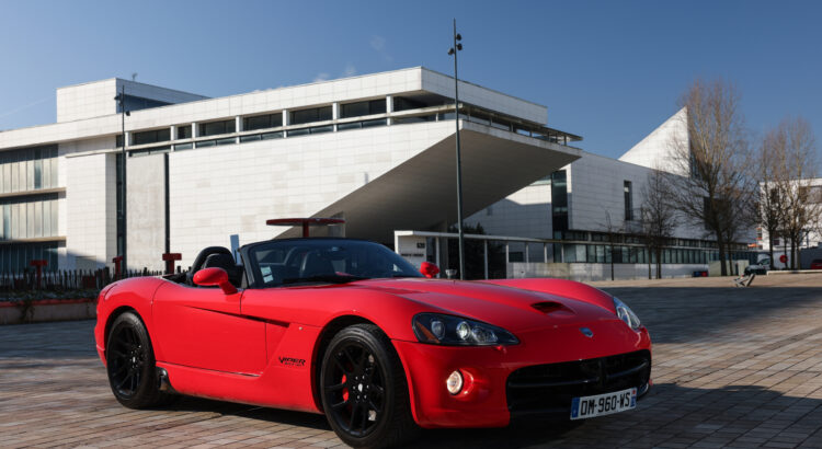 Retour aux sources - Dodge Viper SRT-10 (2005) : indispensable !