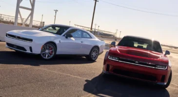 Dodge Charger EV vs R/T