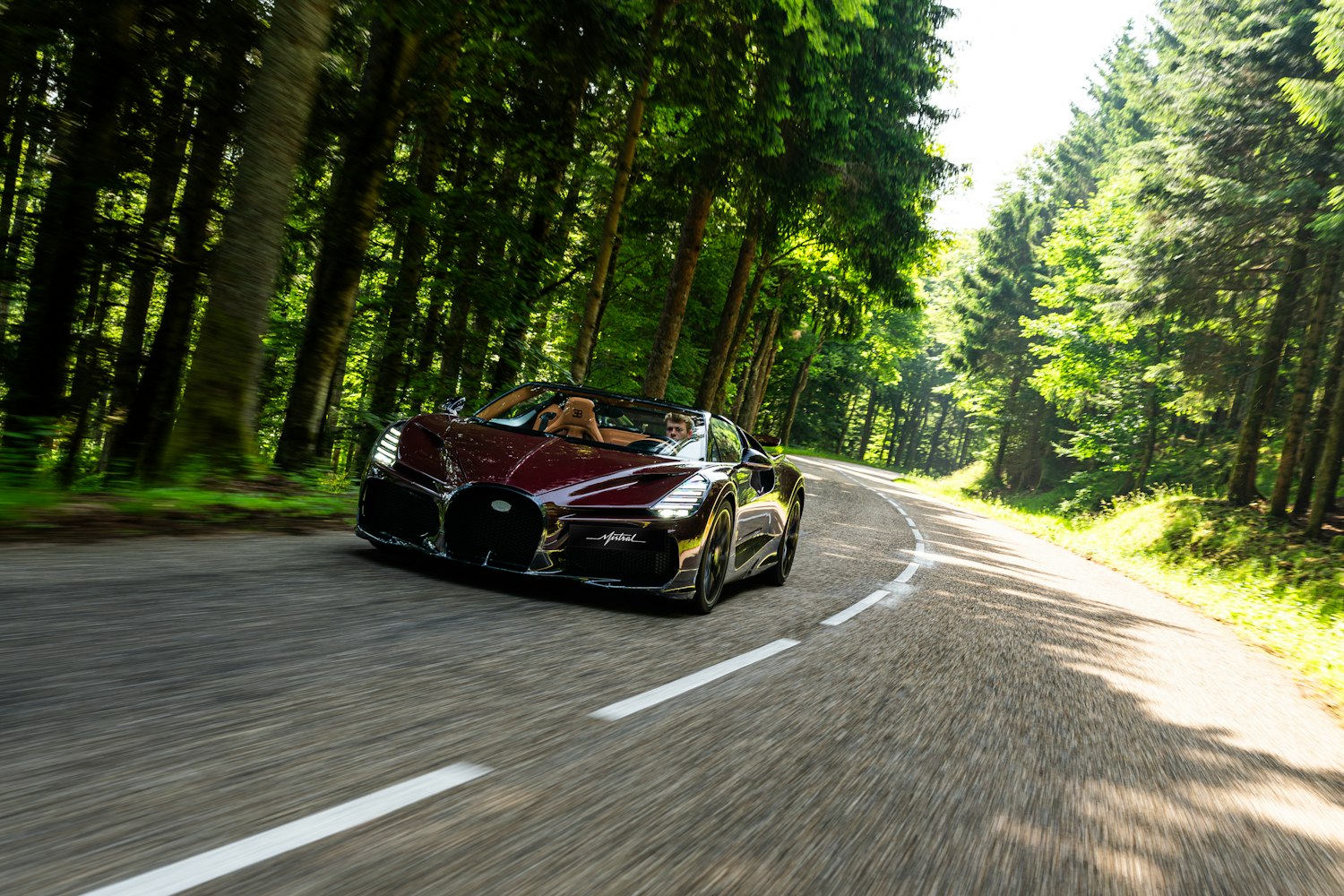 Bugatti W16 Mistral 2025