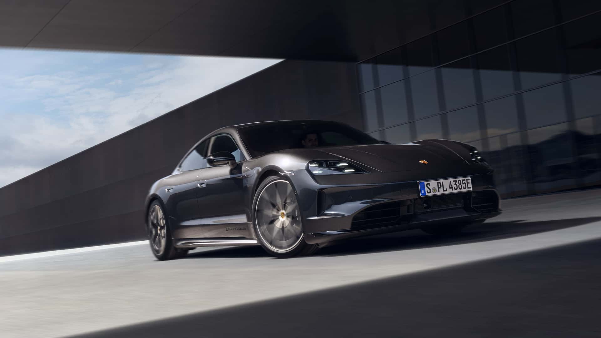 Porsche Taycan Black Edition 2025
