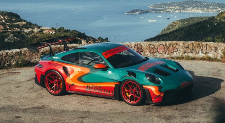 Customisée par une star, cette Porsche 911 GT3 vendue pour une petite fortune !