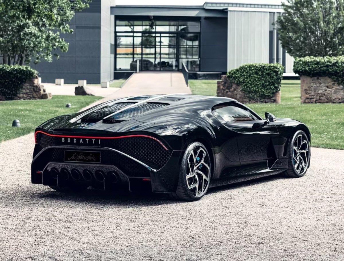 Bugatti La Voiture Noire 2025