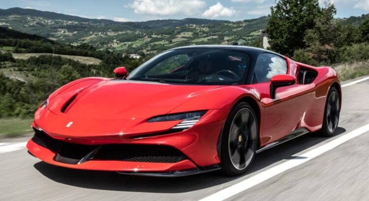 Ferrari SF90 : elle signe un drôle de record sur un porte-avion ! (+ vidéo)