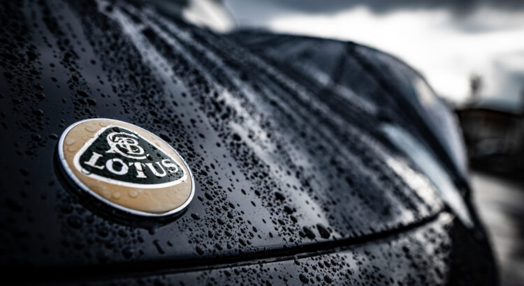 Porsche et BMW sont prévenus : Lotus dévoilera bientôt son nouveau SUV