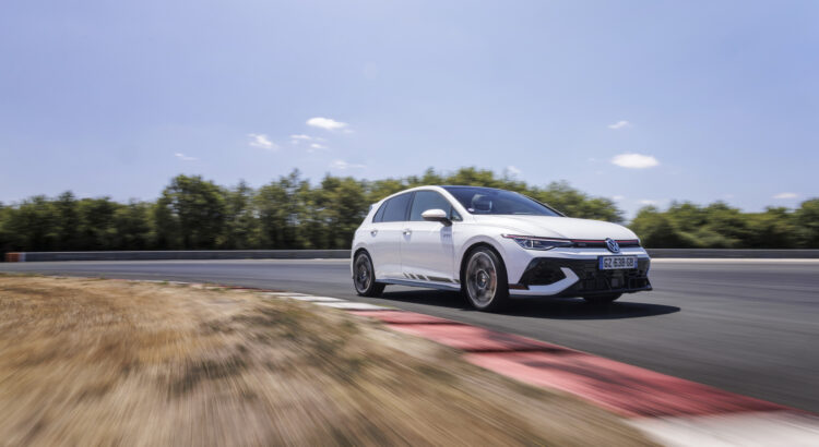 Supertest - Volkswagen Golf GTI Clubsport : "essorage" en règle au Vigeant !