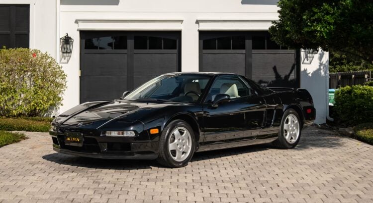 Cette NSX à boîte manuelle a parcouru moins de 500 km par an : une supercar figée dans le temps