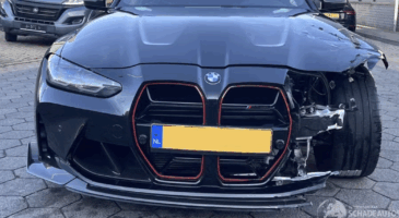 BMW M4 CSL Accident&eacute;e