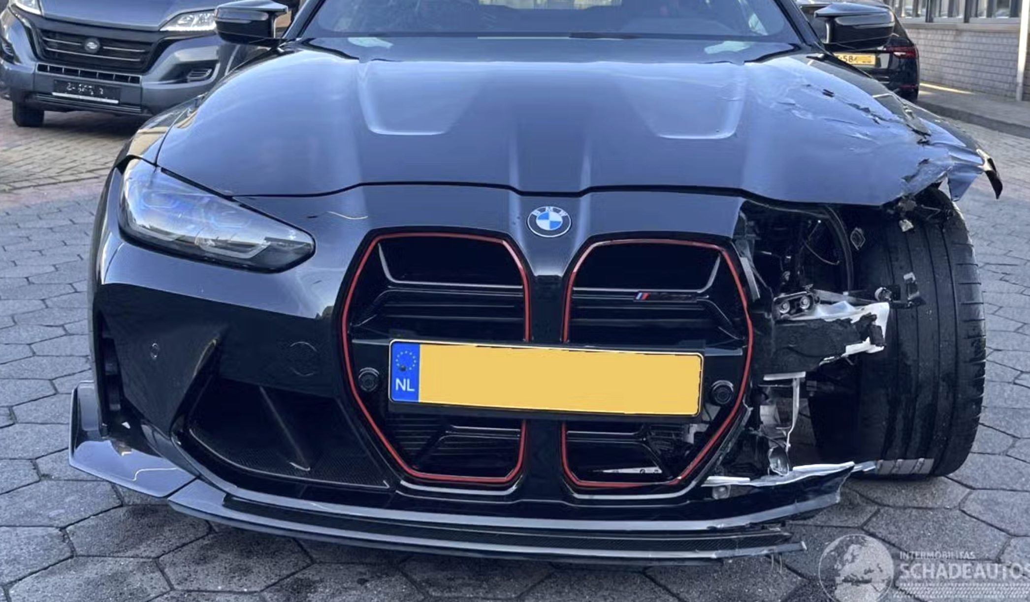 BMW M4 CSL Accidentée