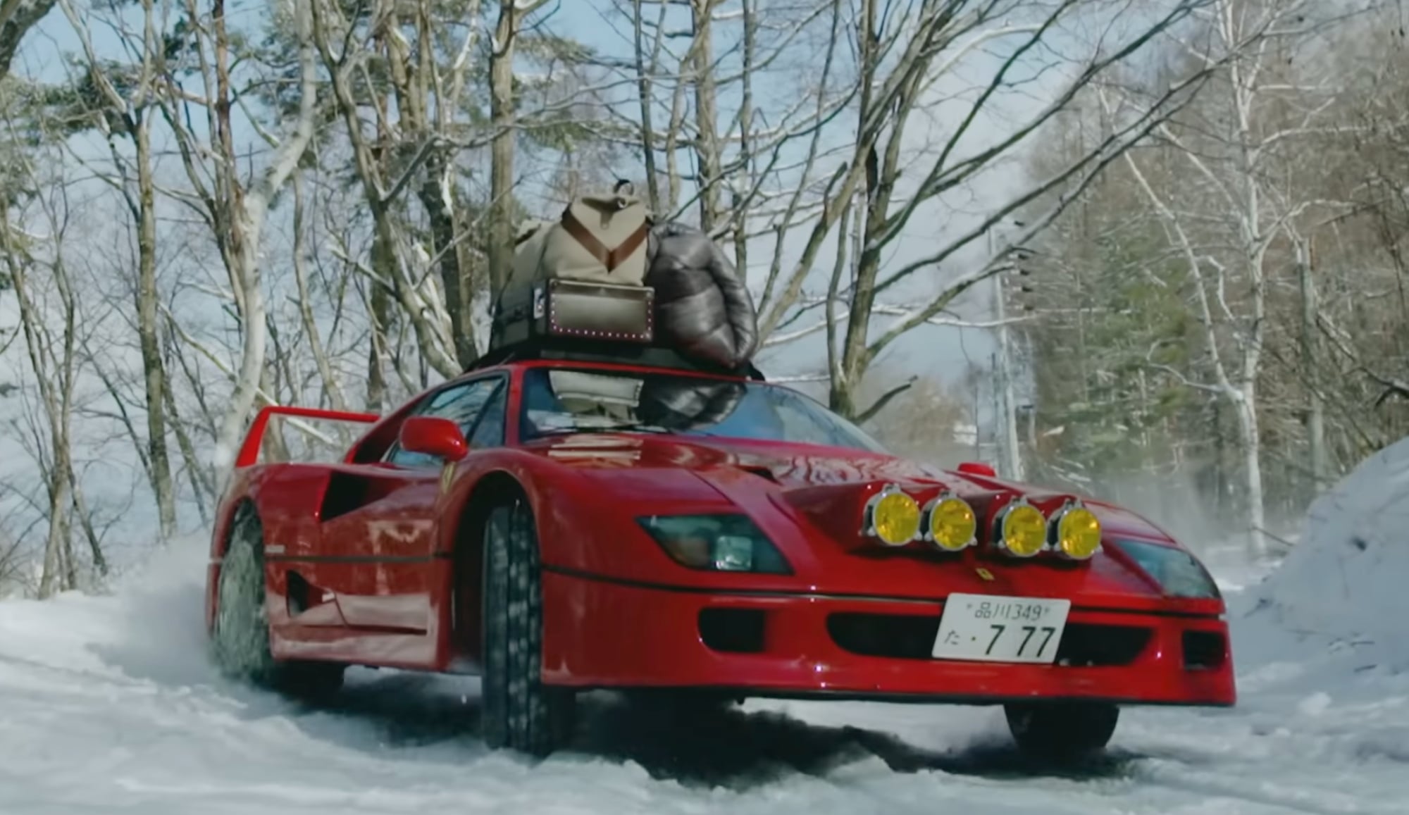 Ferrari F40 drift neige vid&eacute;o