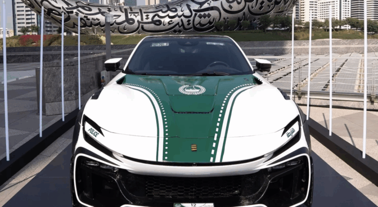 La police de Dubaï récupère un Ferrari Purosangue dans ses rangs