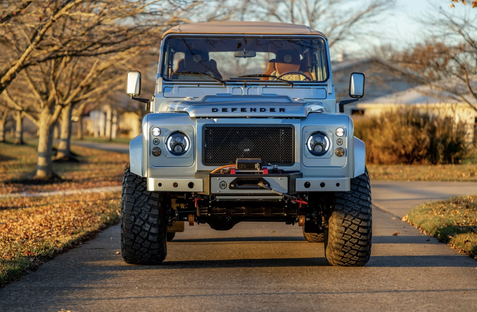 Ce Land Rover Defender a subit 400.000 dollars de modifications
