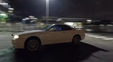 Lewis Hamilton dans une Nissan