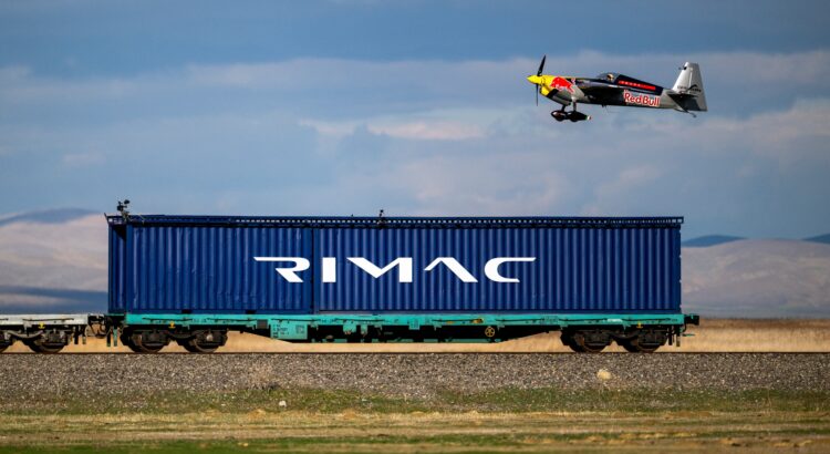 Rimac et Red Bull repoussent les limites de la physique pour un record de folie ! 