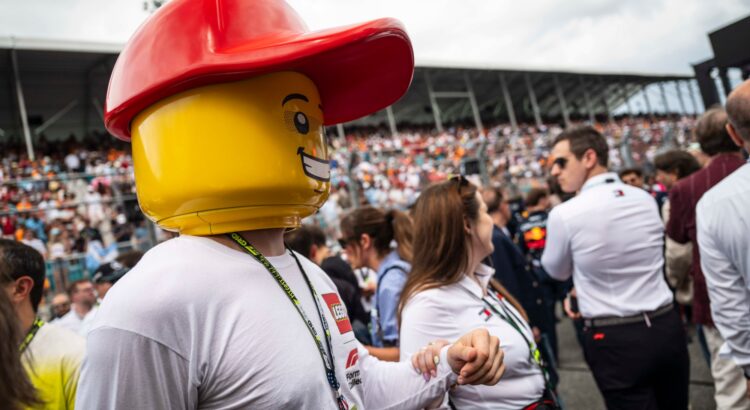 Le jour où : les pilotes F1 sont retombés en enfance dans une course LEGO !
