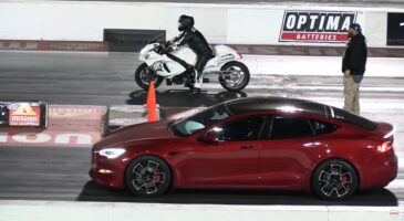 Tesla Model S Plaid vs Suzuki Hayabusa