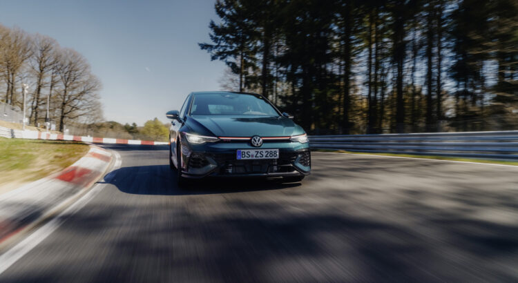 Volkswagen Golf GTI Edition 50 : un nouveau record battu sur la "Nordschleife" du Nürburgring !