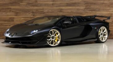 Lamborghini Aventador SVJ Roadster
