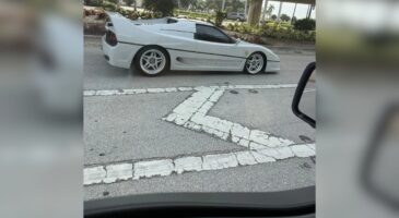 Fausse Ferrari F50