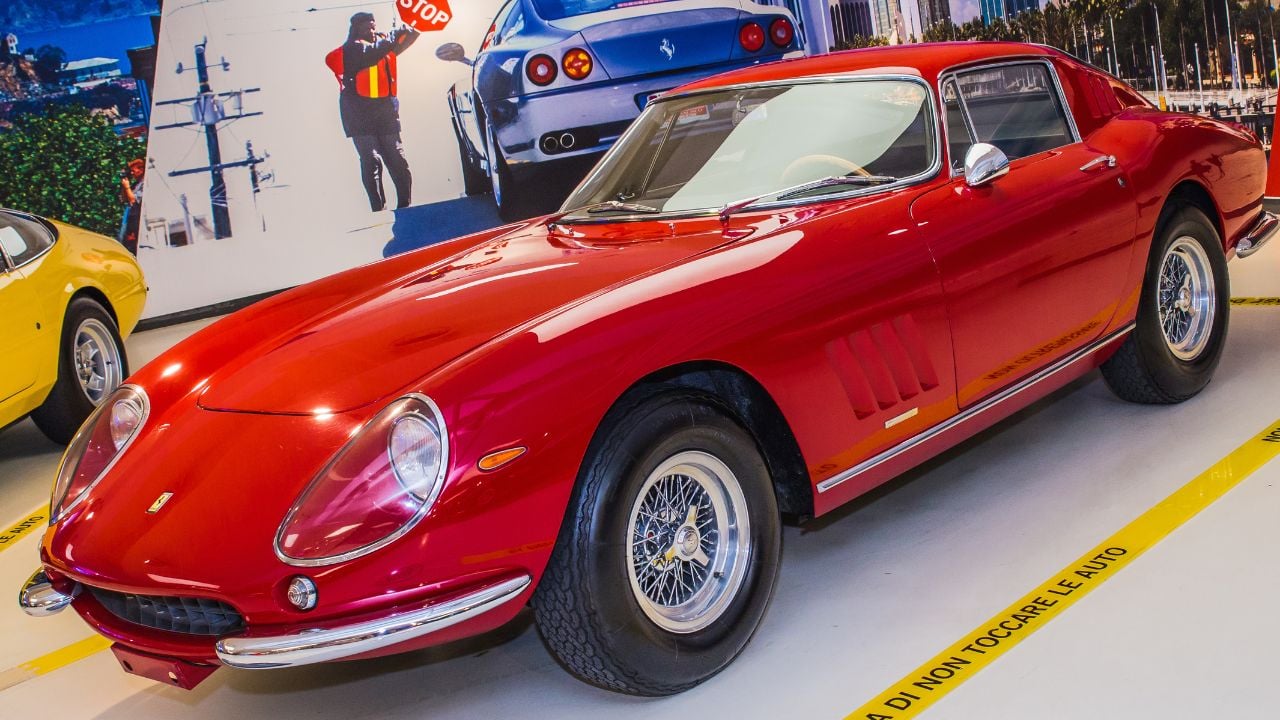 Elle pensait vendre sa Ferrari 275 à 300 000 euros… Jay Leno lui a finalement permis d'en obtenir plus de 3 millions