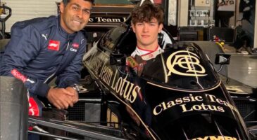 Ollie Bearman Lotus Renault 1985 Ayrton Senna Silverstone Sky Sports F1 2026 vid&eacute;o