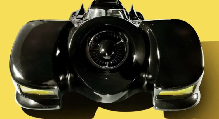 Une véritable Batmobile qui a servi à tourner le film Batman Returns pourrait battre un record d'enchères