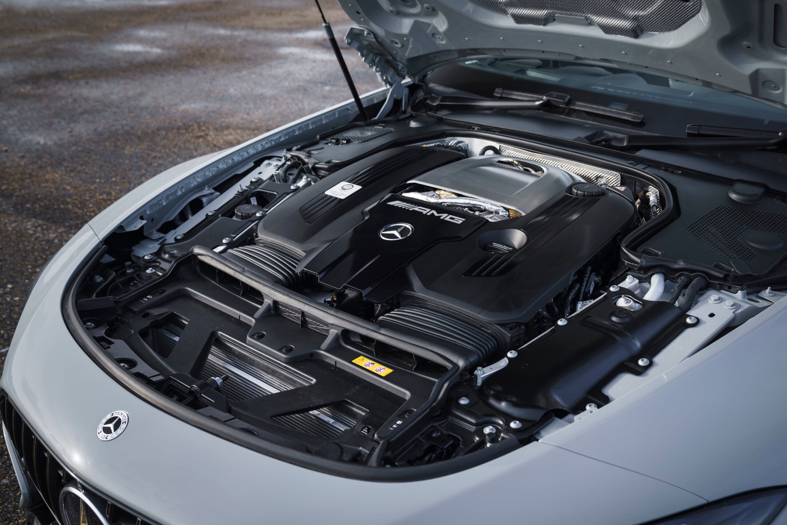Mercedes-AMG : voici pourquoi chaque moteur porte la signature de celui qui l’a assemblé
